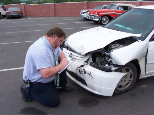 Choosing Auto Insurance Plan? 4 Things to Consider Before ...